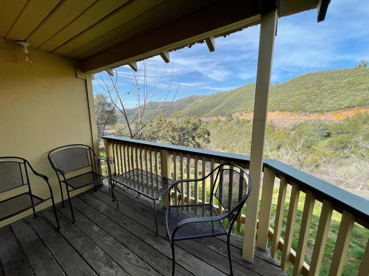 Priest Station Cafe & Cabins Groveland Extérieur photo
